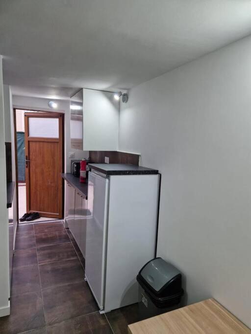 Studio 2 Pers Paris/Bourget/Cdg/Parc D'Exposition Aulnay-sous-Bois Exteriör bild